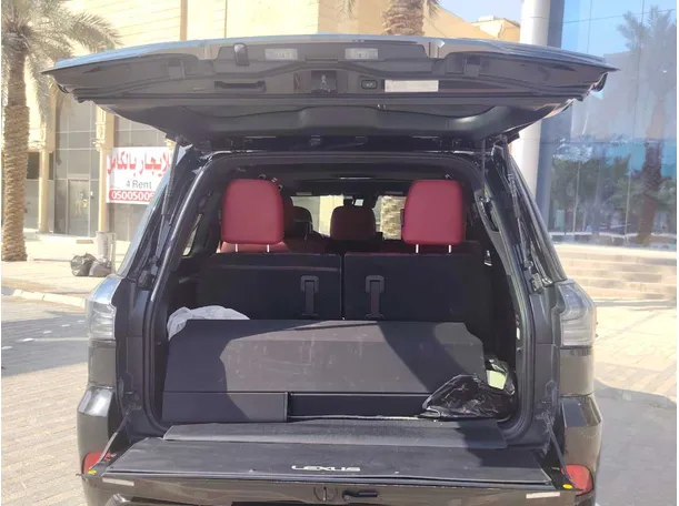 Car image 27