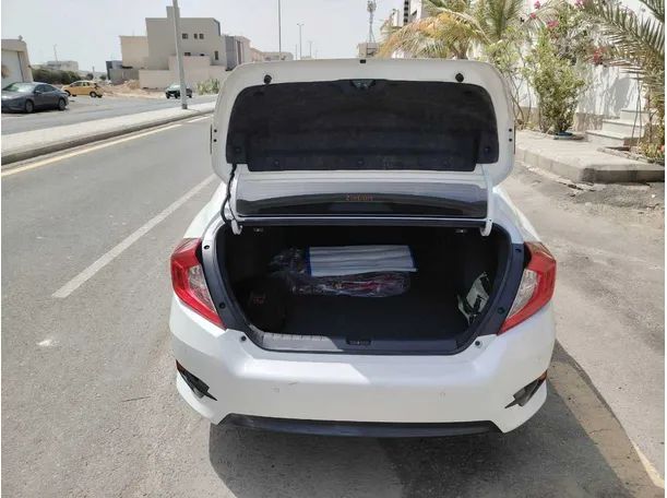 Car image 29