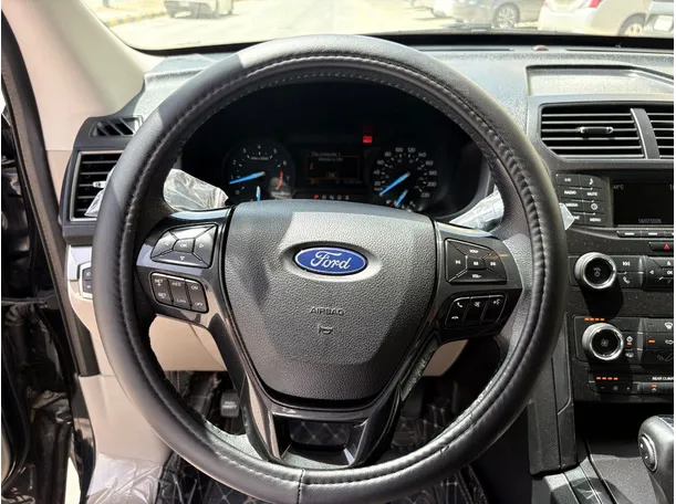 Car image 23
