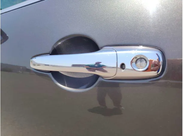 Car image 32