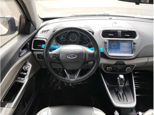 Car image 24