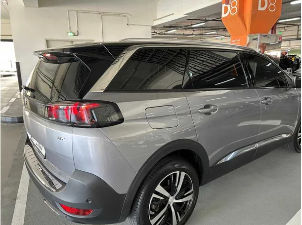 Car image 5