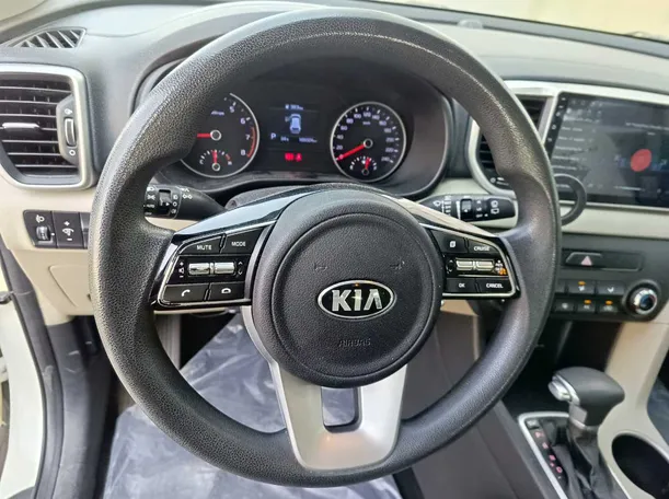 Car image 23