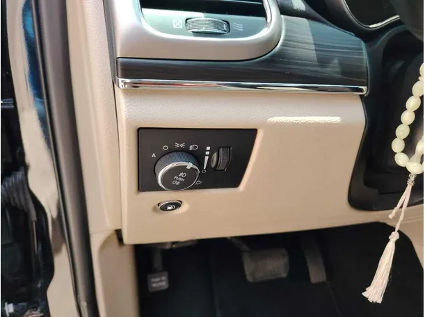 Car image 36