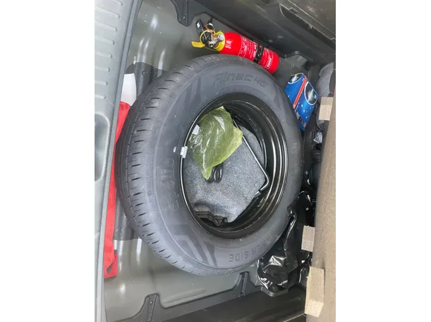 Car image 22