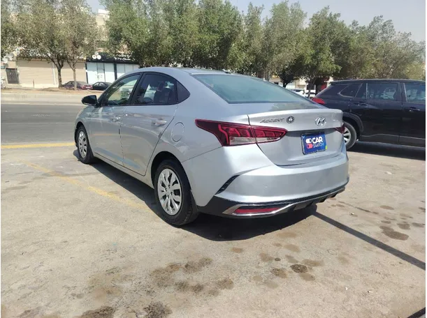 Car image 7