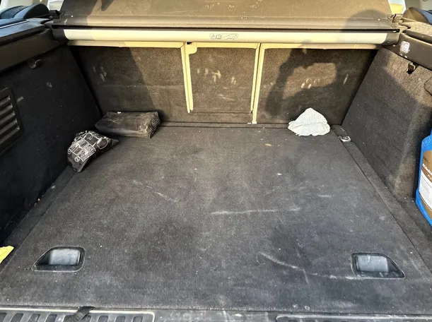 Car image 25
