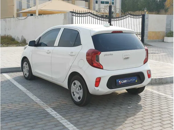 Car image 6