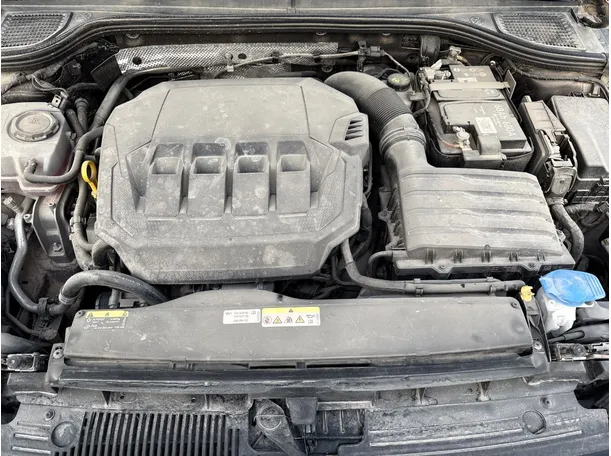 Car image 27