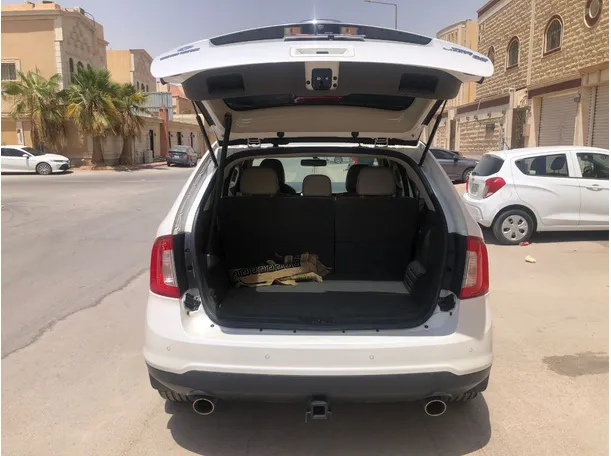 Car image 22