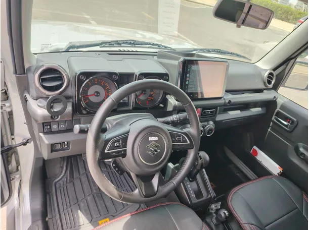 Car image 11