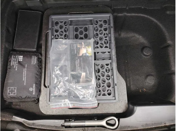 Car image 37