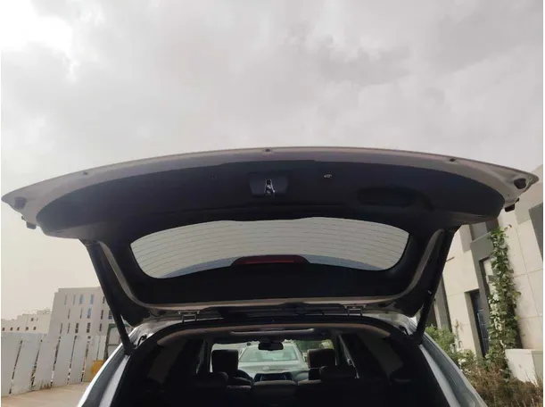 Car image 27