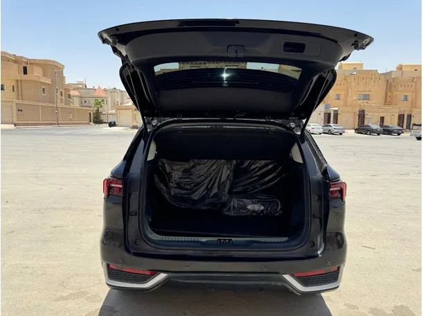 Car image 21