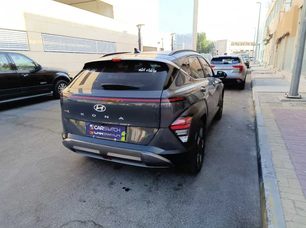 Car image 5