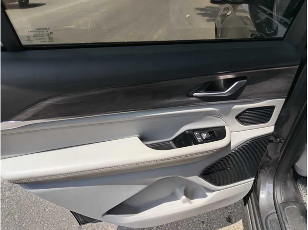 Car image 36