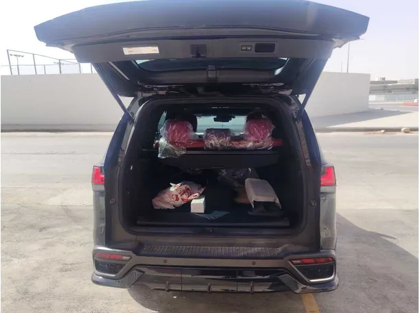 Car image 20