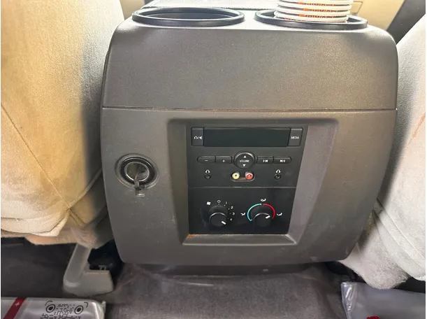 Car image 25