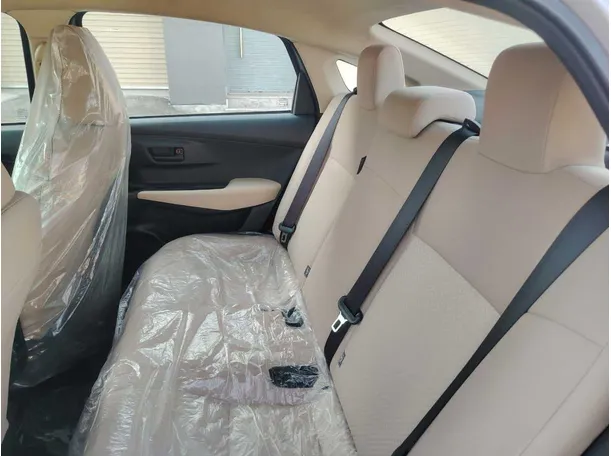 Car image 18