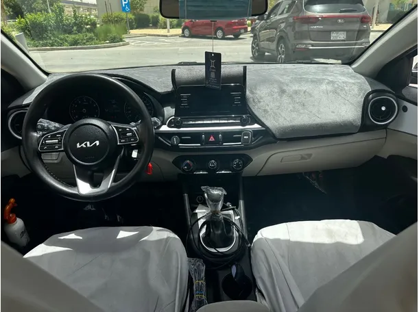 Car image 16