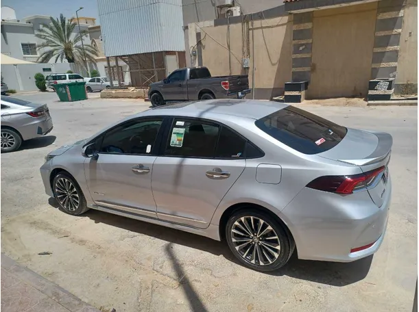 Car image 8