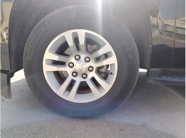 Car image 10