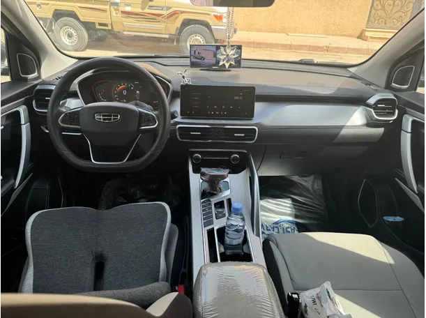 Car image 11