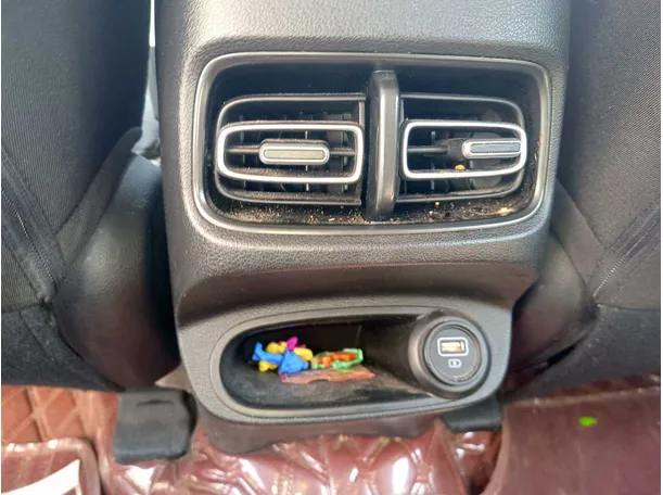 Car image 28