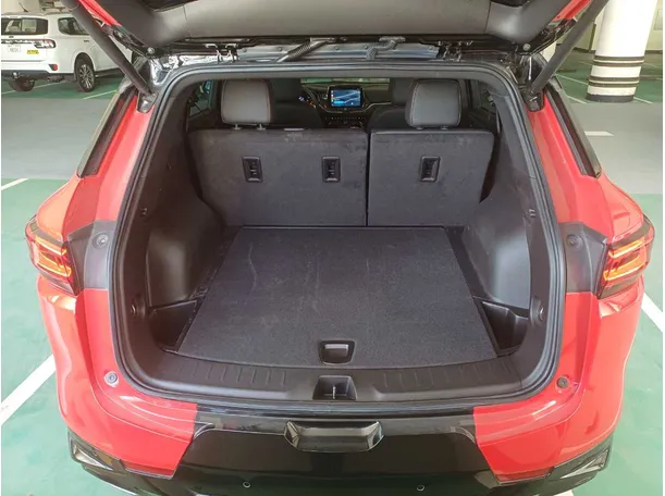 Car image 20