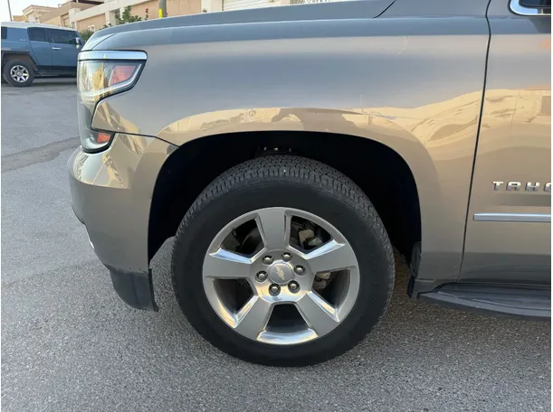 Car image 9