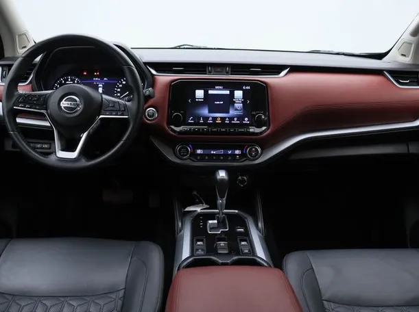 Car image 14