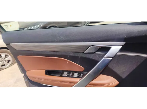 Car image 31