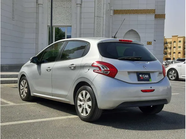 Car image 7