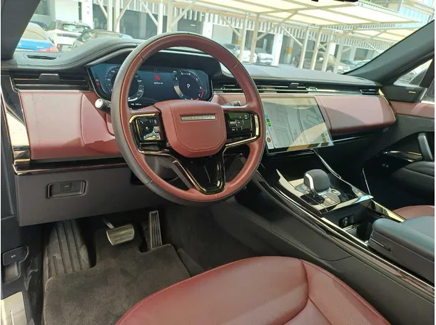 Car image 14