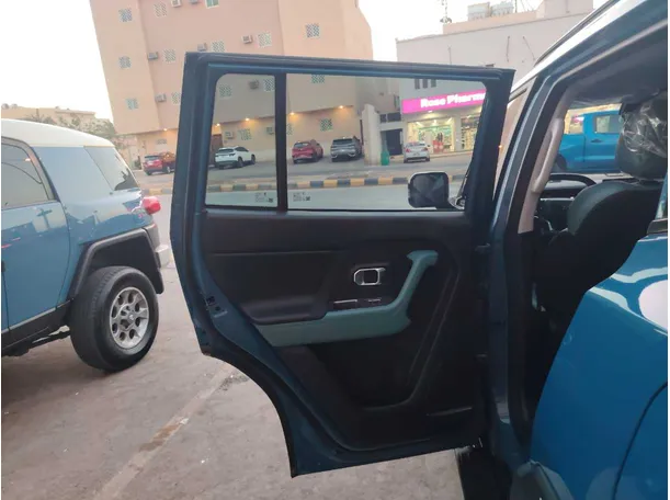 Car image 16