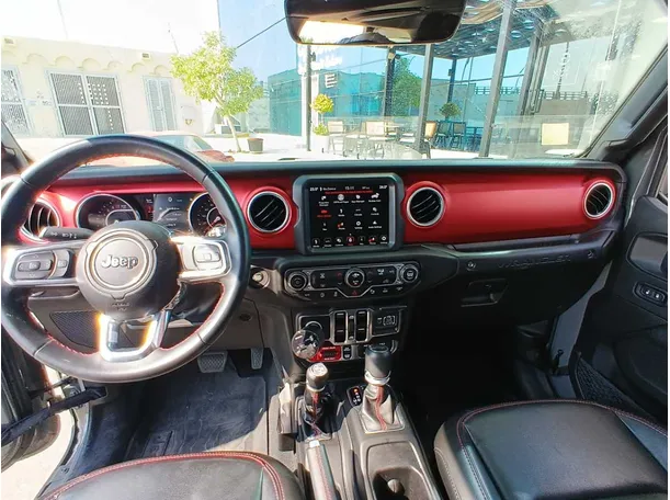 Car image 13