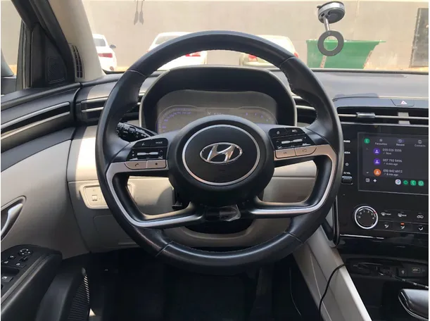 Car image 16
