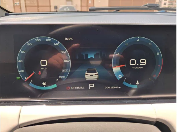 Car image 19