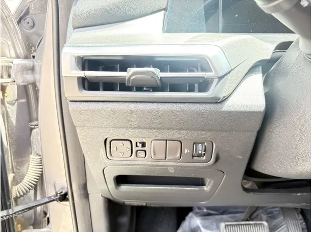 Car image 27