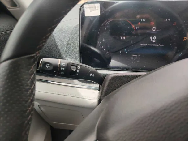 Car image 32