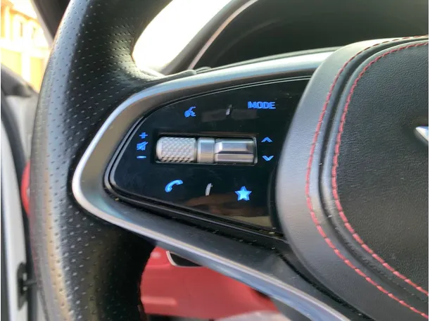 Car image 26