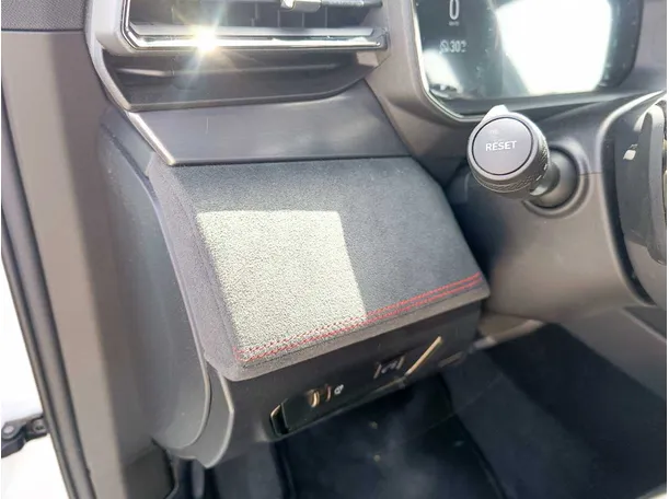 Car image 33