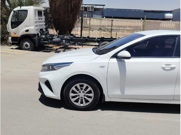 Car image 8