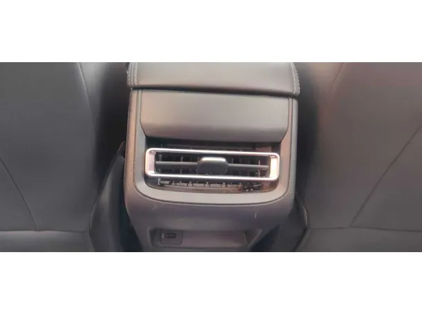 Car image 31