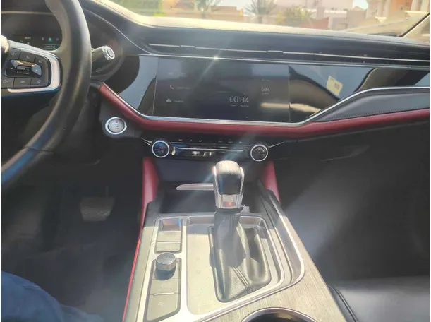 Car image 25