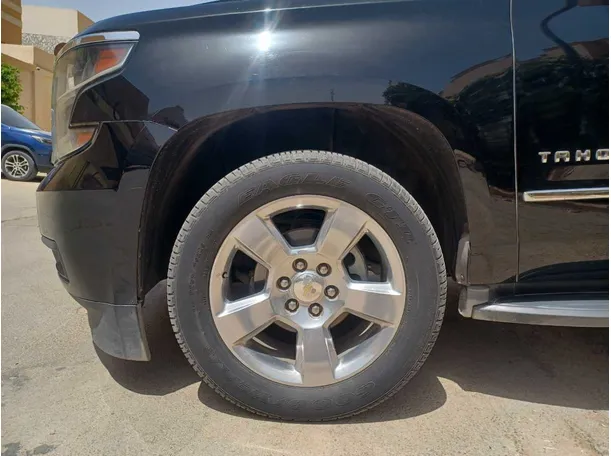 Car image 9