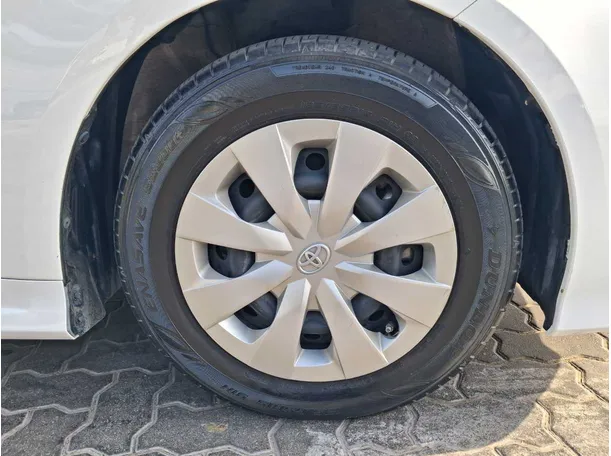 Car image 9