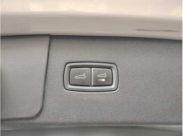 Car image 35