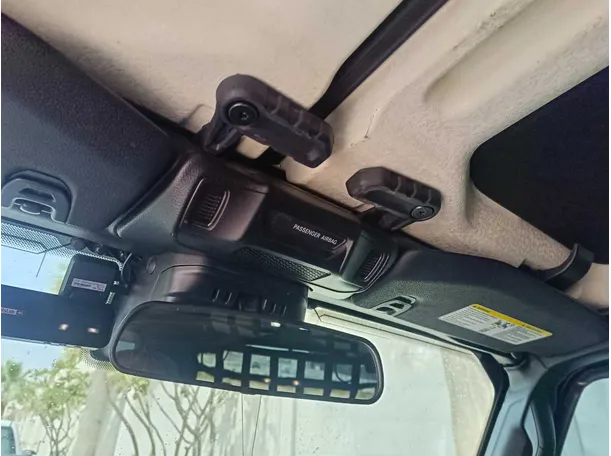 Car image 26