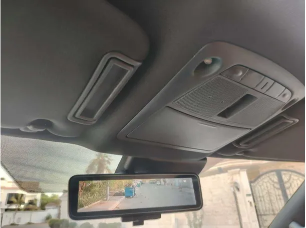 Car image 38